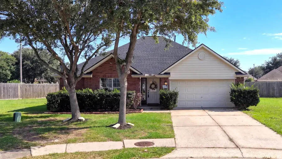 607 29th Avenue N, Texas City, TX 77590 - #3