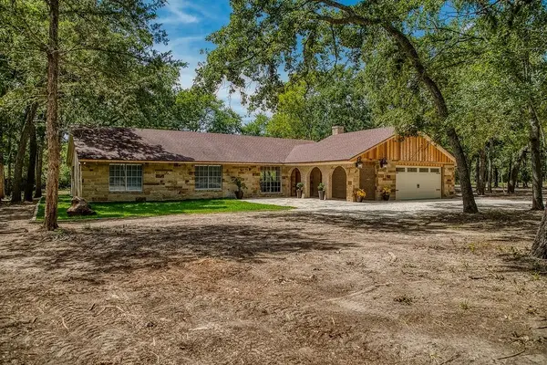 5504 Hillside, Brenham, TX 77833