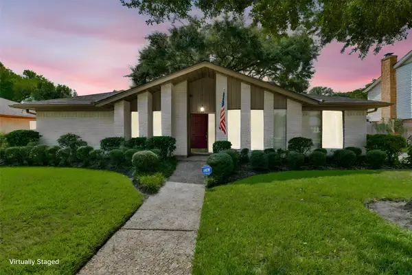 16422 Glenshannon Drive, Houston, TX 77059