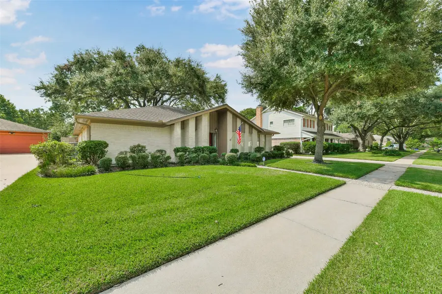 16422 Glenshannon Drive, Houston, TX 77059 - #3