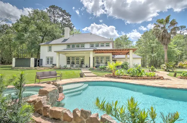 15508 Crown Oaks Drive, Montgomery, TX 77316