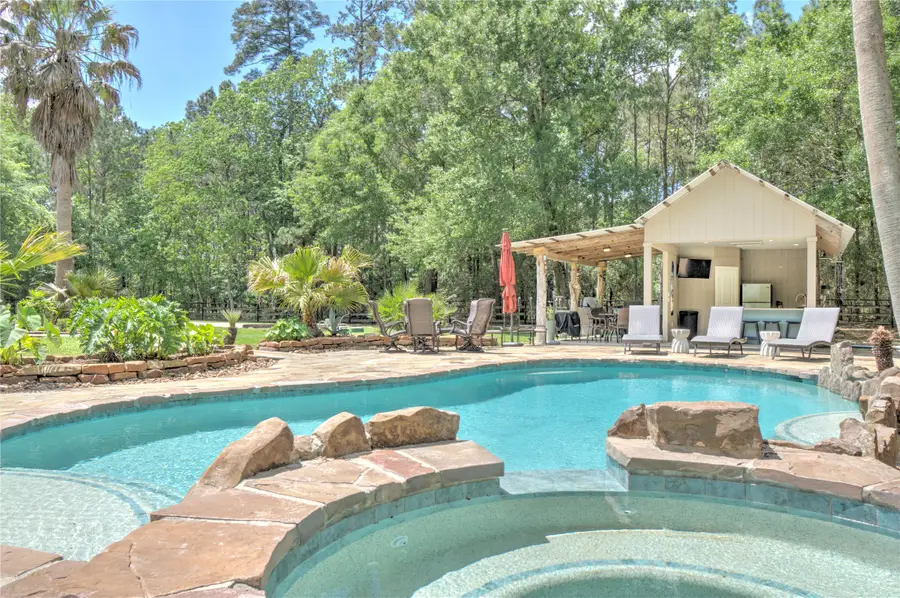 15508 Crown Oaks Drive, Montgomery, TX 77316 - #2