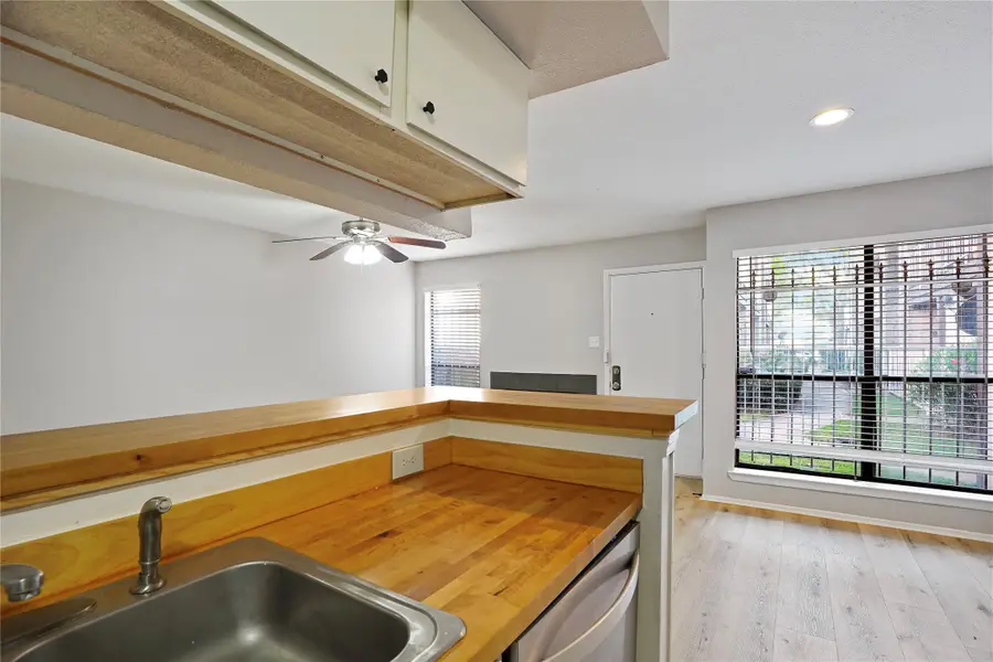 6633 W Airport Boulevard #1208, Houston, TX 77035 - Image #3