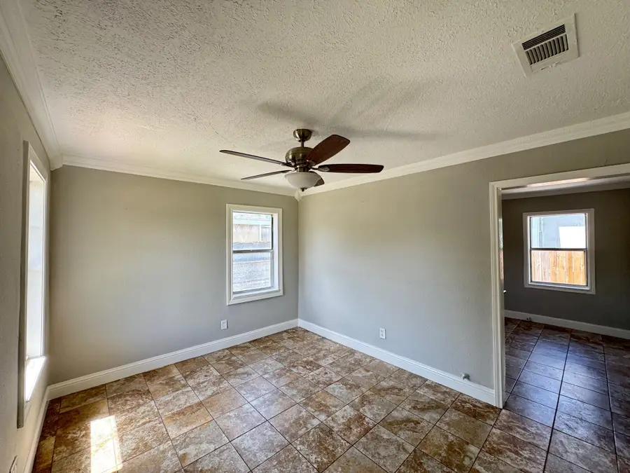 1013 E 40th Street, Houston, TX 77022 - Image #3