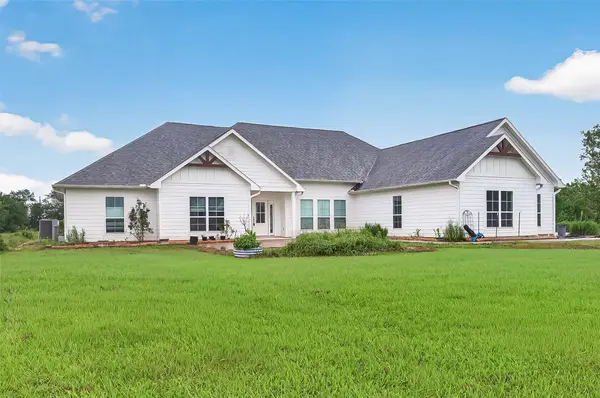 22519 Chenango Lake Drive, Angleton, TX 77515