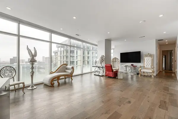 4521 San Felipe Street #2104, Houston, TX 77027