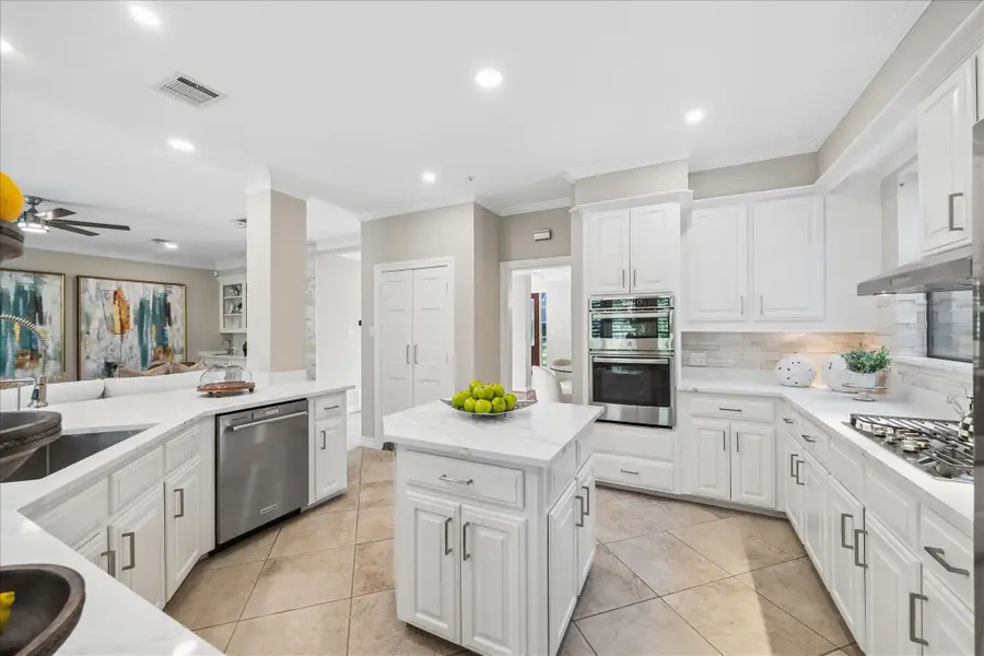 4 E Eden Elm Circle, The Woodlands, TX 77381 - #3