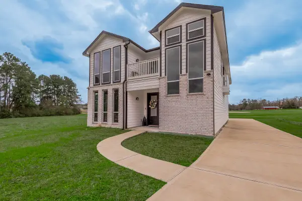 97 Oakridge South, Trinity, TX 75862