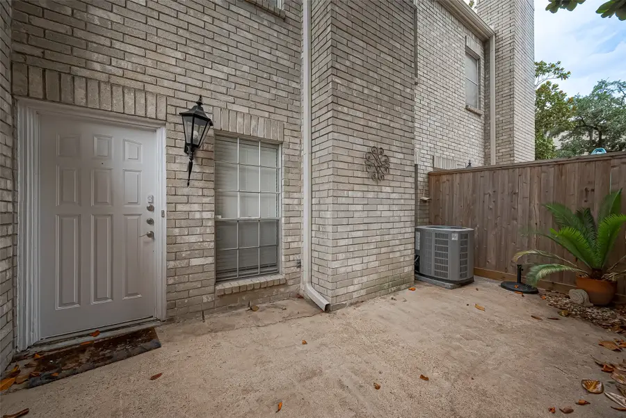 4001 Tanglewilde Street #1402, Houston, TX 77063 - Image #2