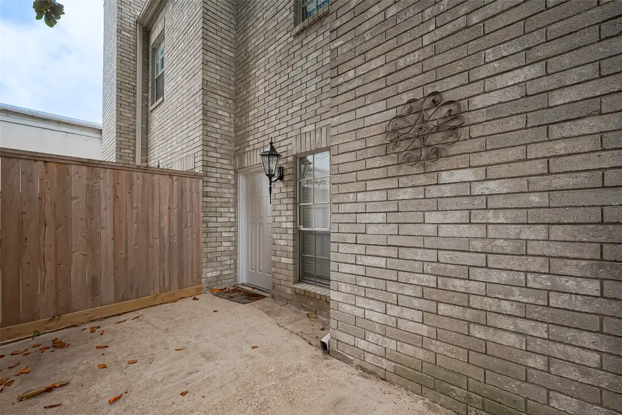 4001 Tanglewilde Street #1402, Houston, TX 77063 - Image #3