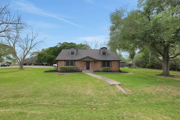 5133 Riverview Drive, Alvin, TX 77511