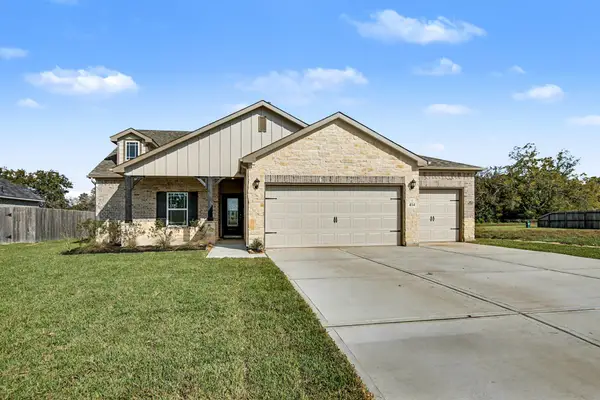 414 Wellshire Drive, West Columbia, TX 77486