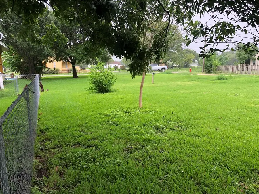 211 2nd Street N, Texas City, TX 77590 - Image #3