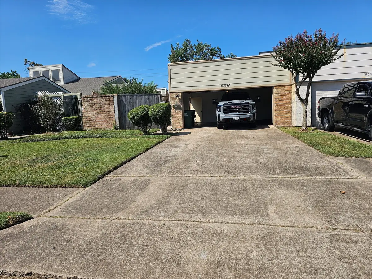 10614 Sandpiper Drive, Houston, TX 77096 - Image #1
