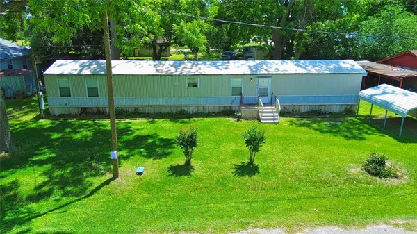 210 Floyd St Street, Boling, TX 77420