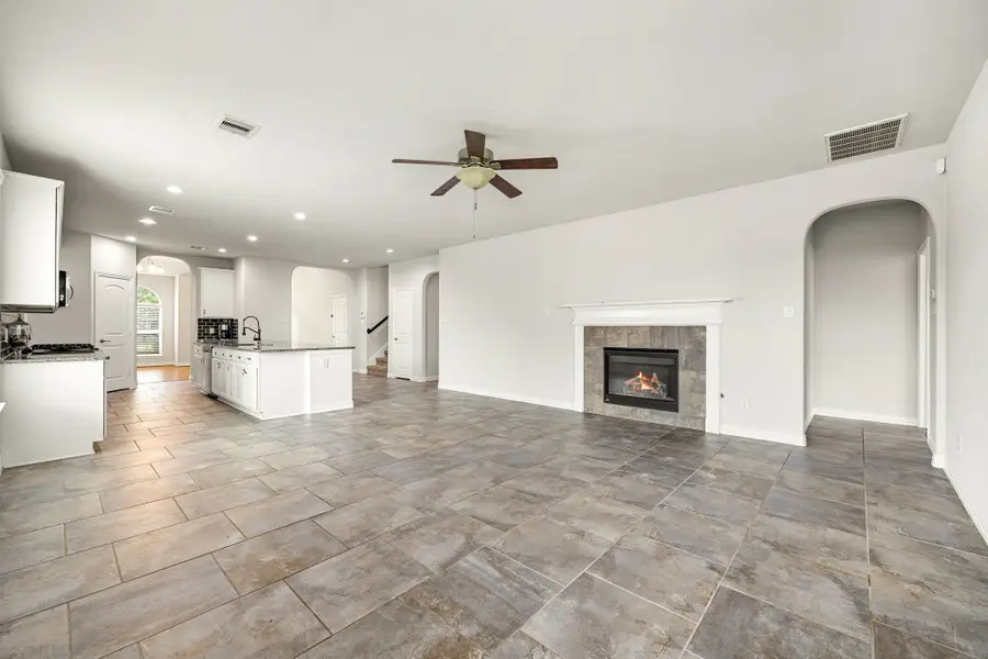 12510 Sherborne Castle Court, Tomball, TX 77375 - Image #2