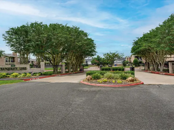 18800 Egret Bay Boulevard #1605, Webster, TX 77058