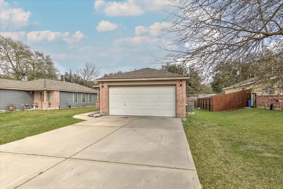 513 Hospital Street, Tomball, TX 77375 - #3