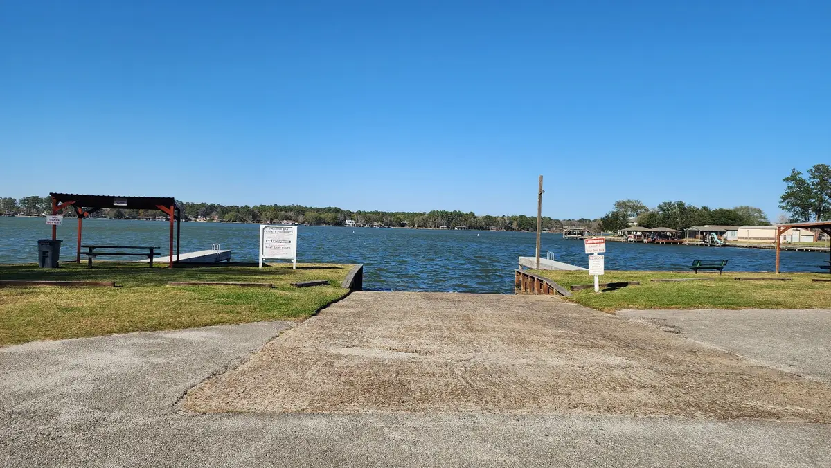 13151 S Lee Shore Dr, Willis, TX 77318 - Image #1