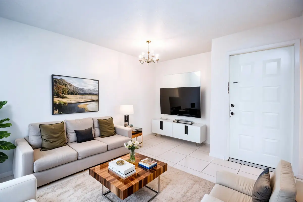 2818 S Bartell Drive S #6, Houston, TX 77054 - Image #1