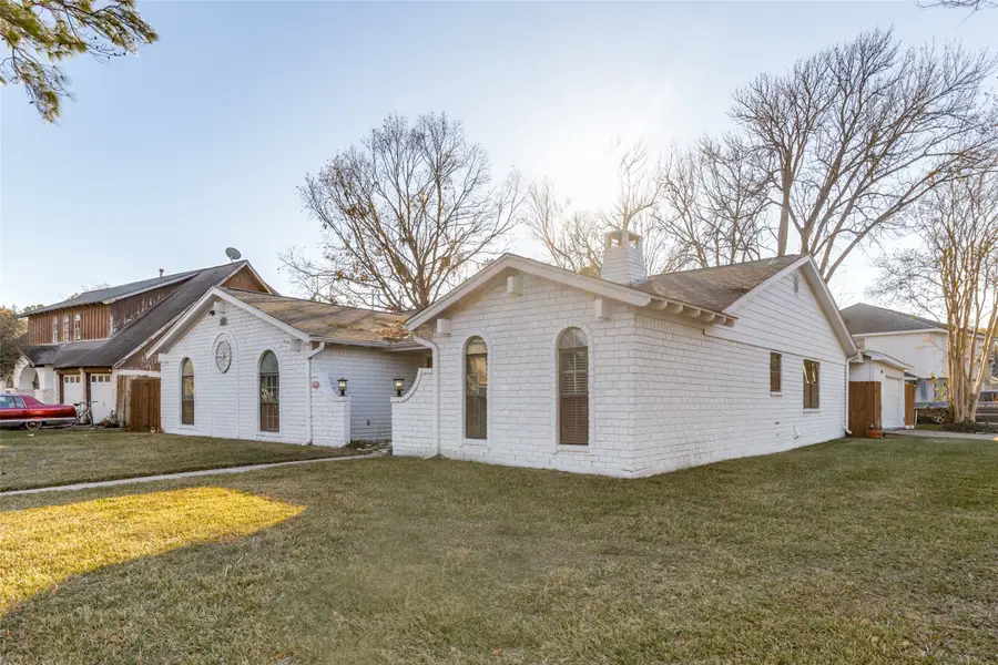 6931 Wagonwheel Lane, Houston, TX 77088 - Image #3