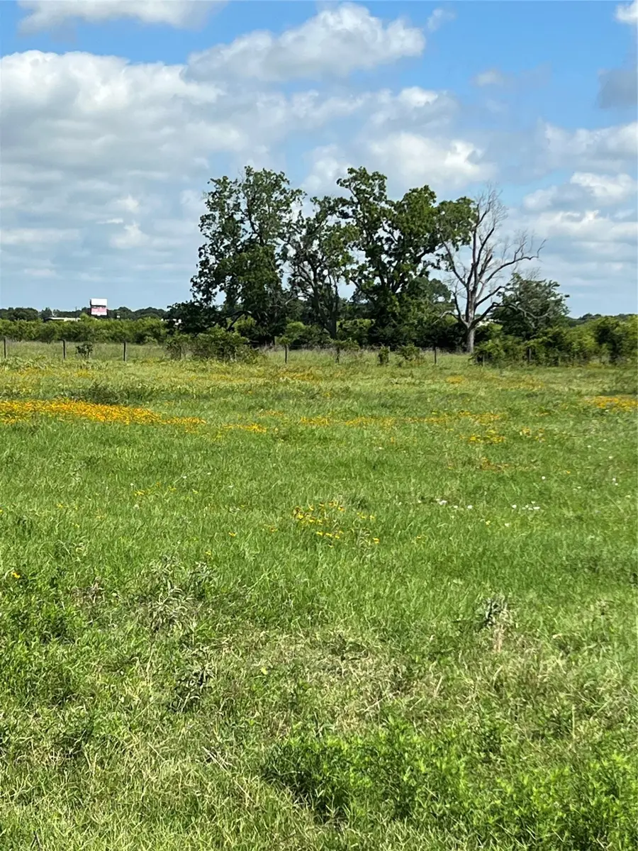 399 Prune Road, La Grange, TX 78945 - Image #2