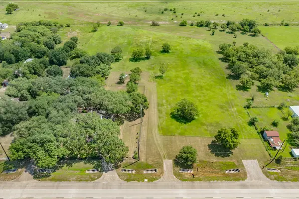3135 Hartledge Road, Rosenberg, TX 77471