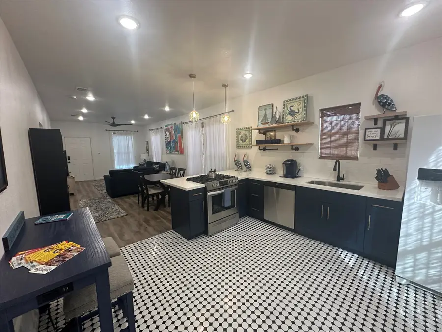 4009 Avenue L, Galveston, TX 77550 - Image #3