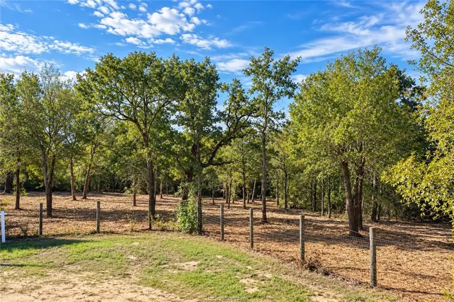 002 (+/- 1.36 ac) Deer Ledge, Caldwell, TX 77836 - #3