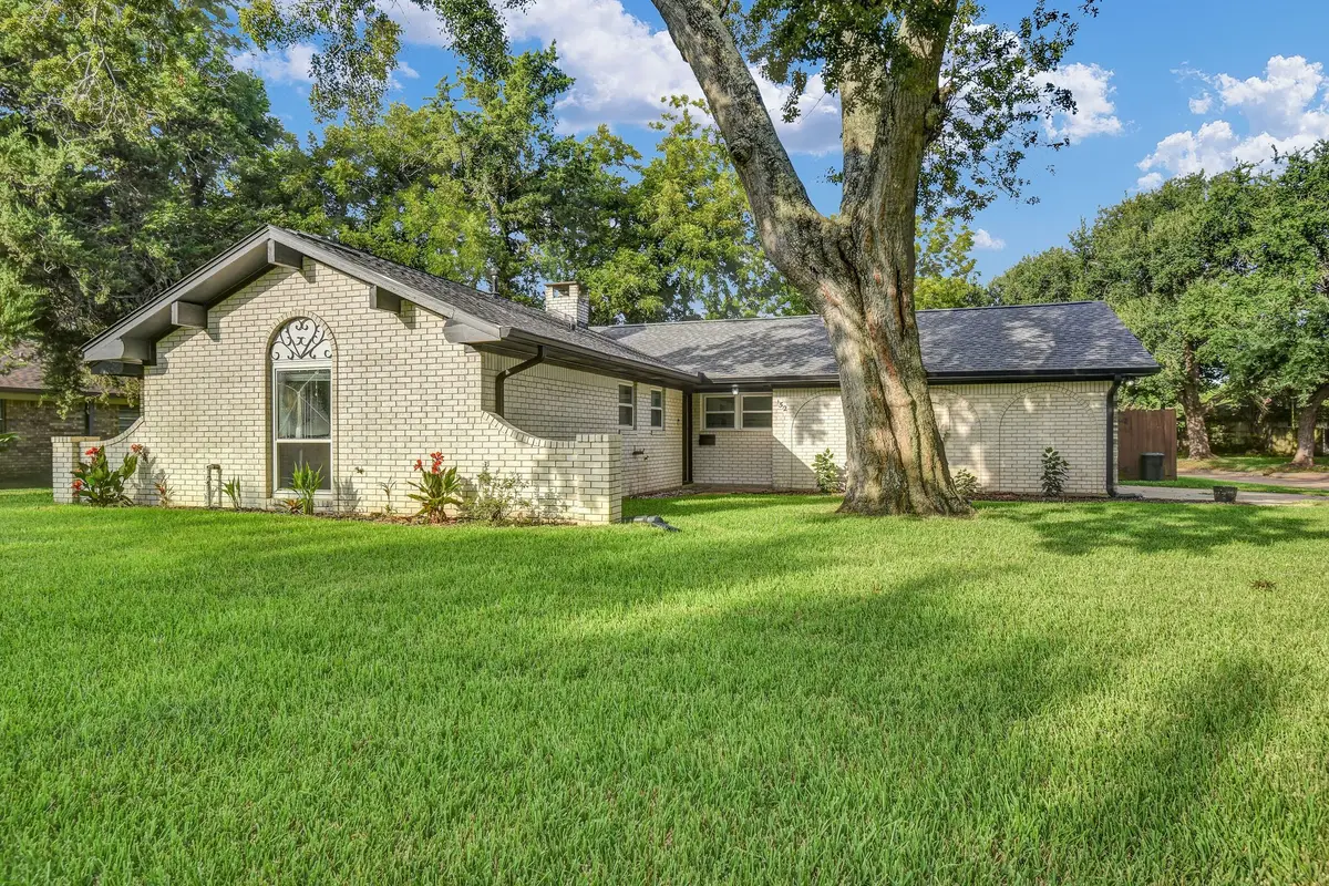 152 Cannon Street, Clute, TX 77531 - #1