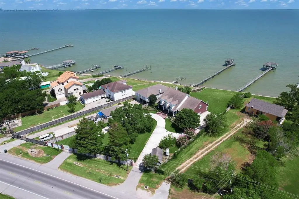 5419 W Bayshore Drive, Bacliff, TX 77518 - Image #1