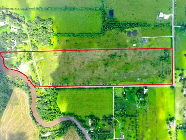 1734 Haynes Road, Anahuac, TX 77514