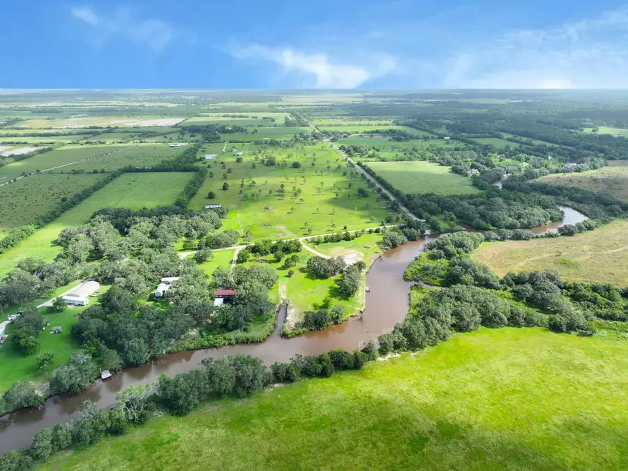 1734 Haynes Road, Anahuac, TX 77514 - Image #3