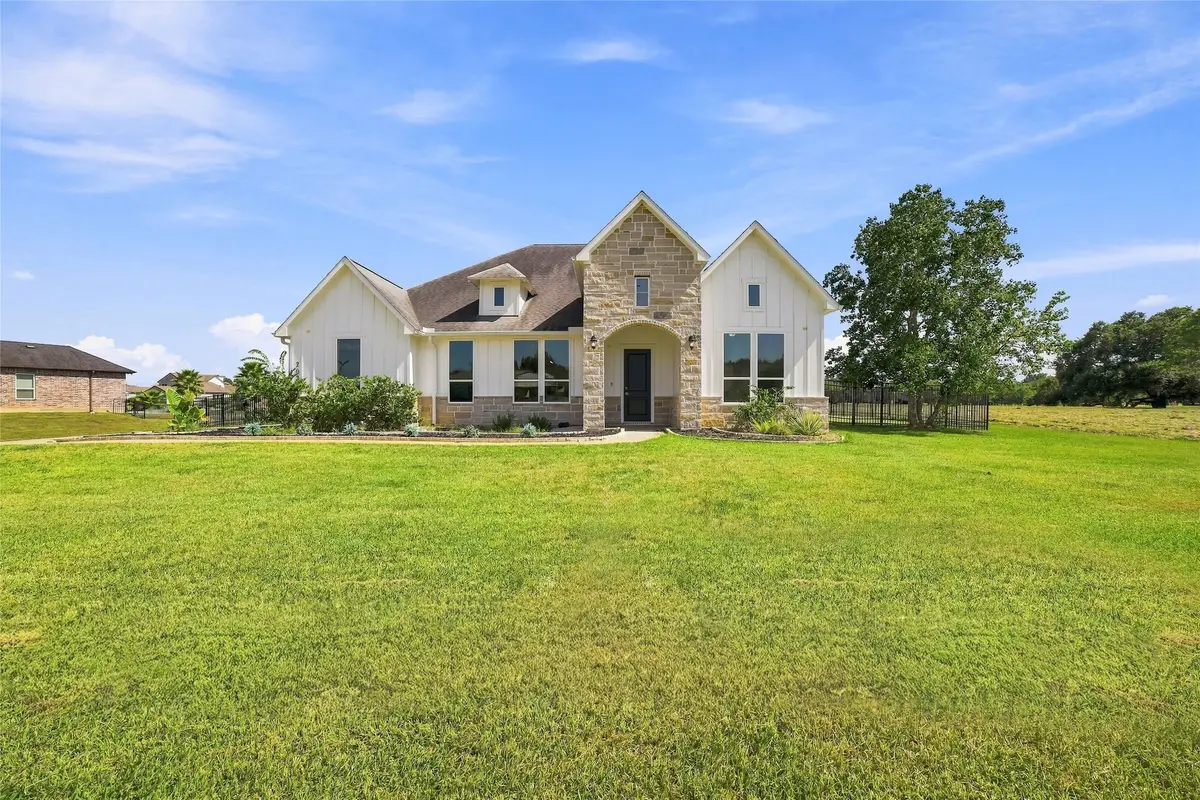 203 Cavalry Trail Drive, Rosharon, TX 77583 - #1