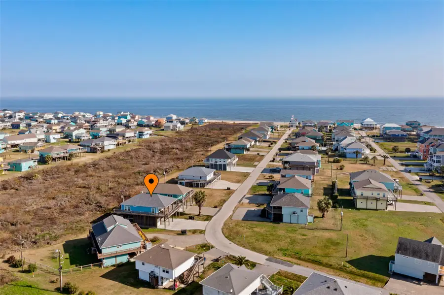 976 Mary Lynn, Crystal Beach, TX 77650 - Image #3