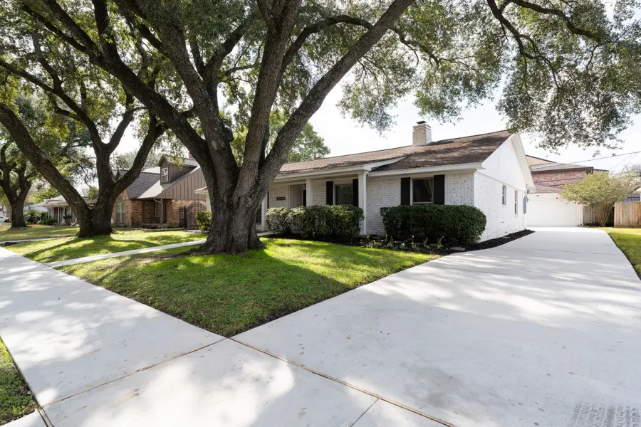 10110 Bob White Drive, Houston, TX 77096 - Image #3