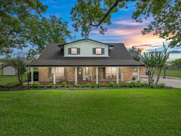 2357 Sterling Drive, Pearland, TX 77584