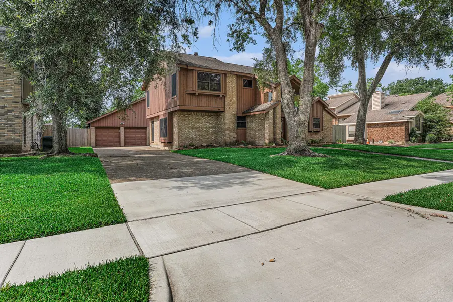 602 Crestwood Drive, El Lago, TX 77586 - Image #3