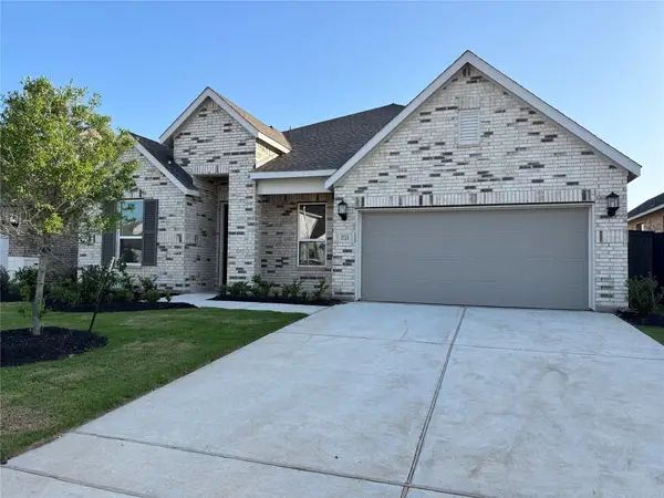 1310 W Shepard Drive, Dayton, TX 77535