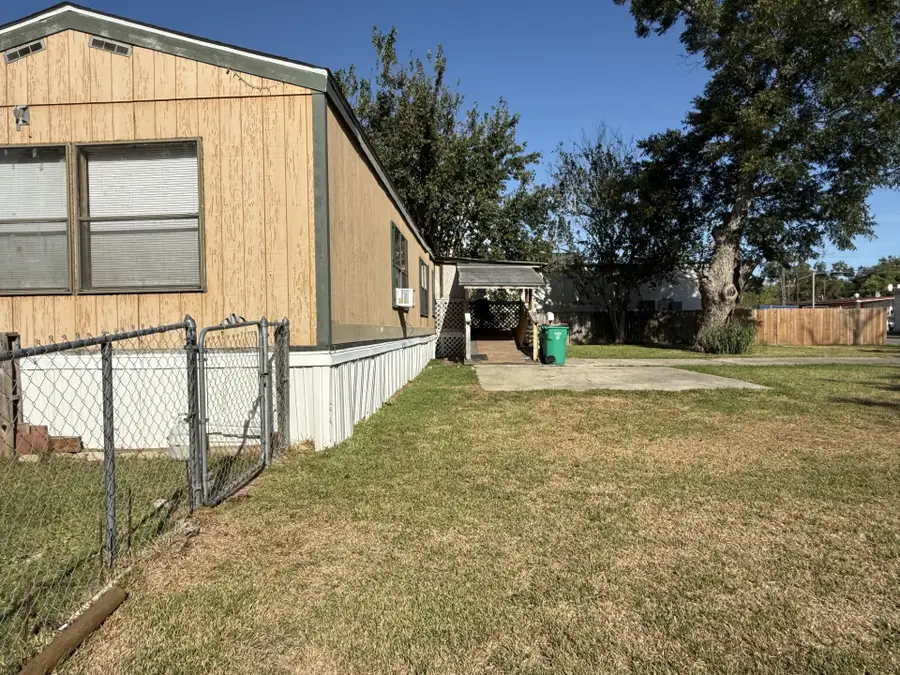 14 William Avenue, Baytown, TX 77520 - #3