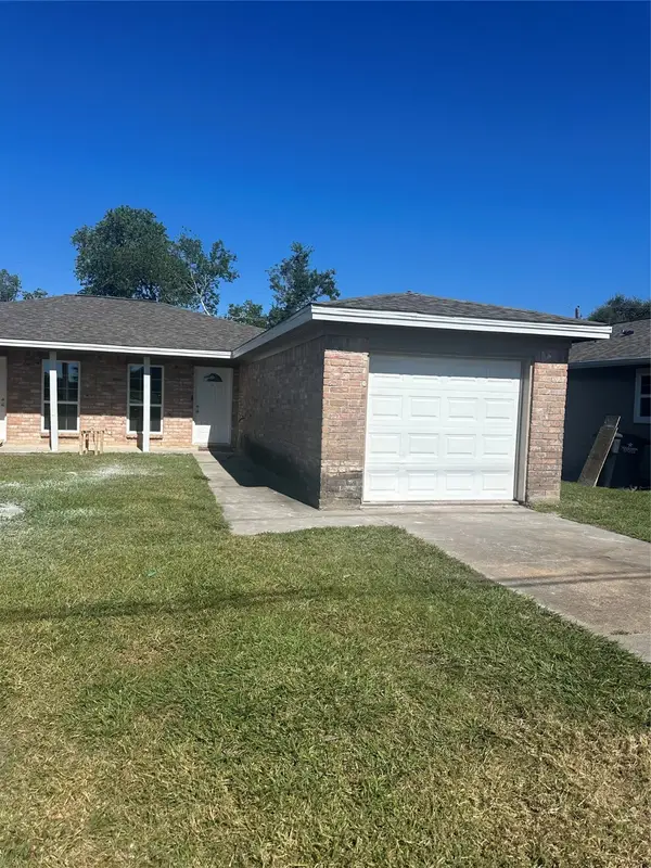 604 Verhalen Road #604B, Alvin, TX 77511