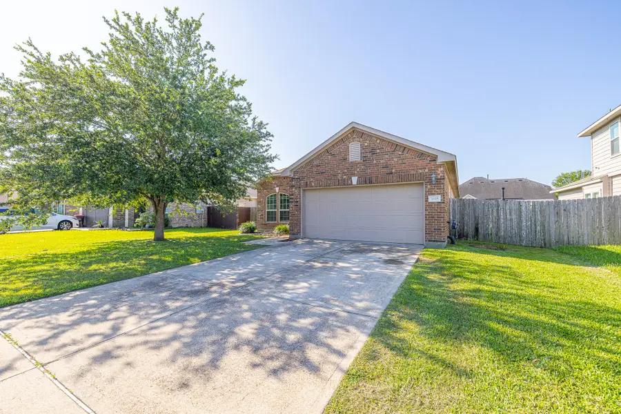 3818 Hunters Trail, Baytown, TX 77521 - #2