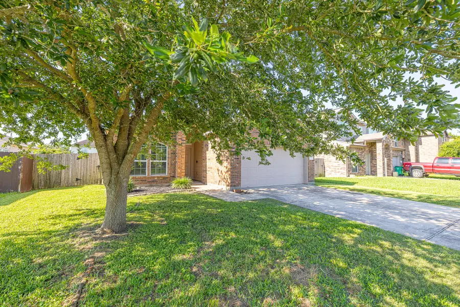3818 Hunters Trail, Baytown, TX 77521 - #3