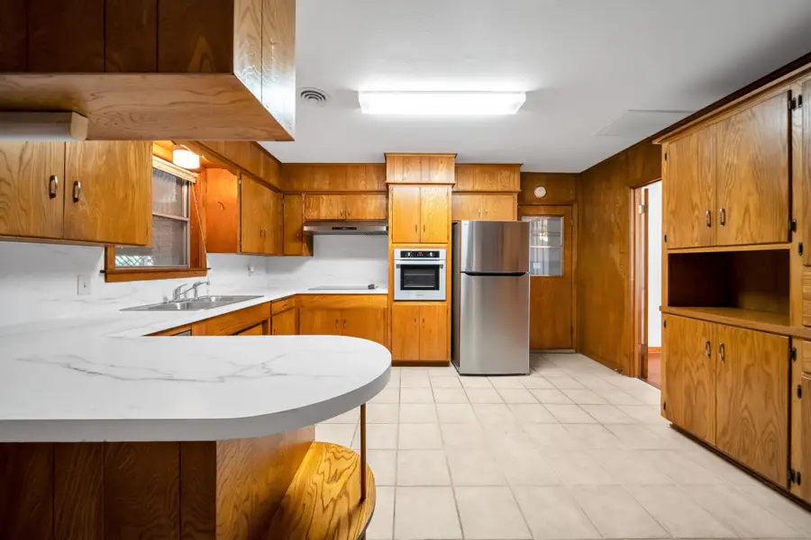 105 Lockett Street, Brenham, TX 77833 - Image #2