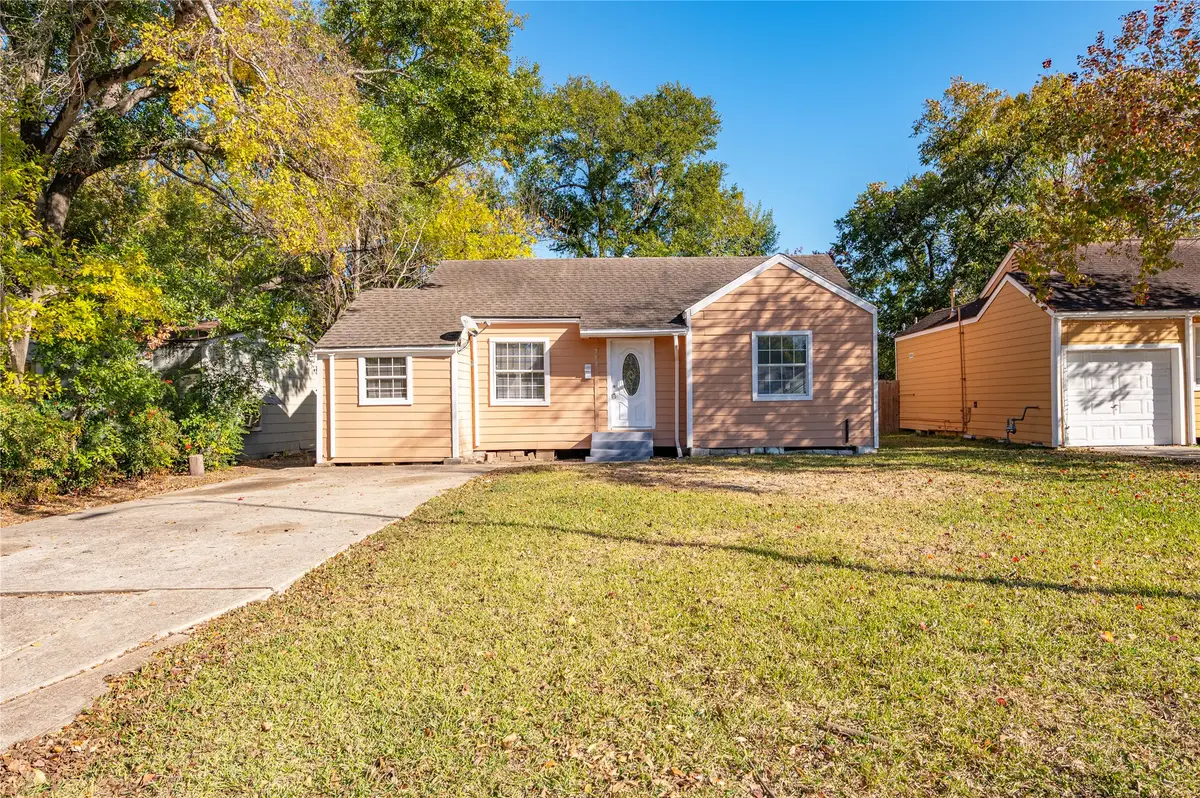 715 Center Street, Pasadena, TX 77506 - #1
