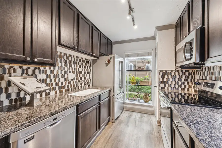 1880 White Oak Drive Drive #129, Houston, TX 77009 - Image #3