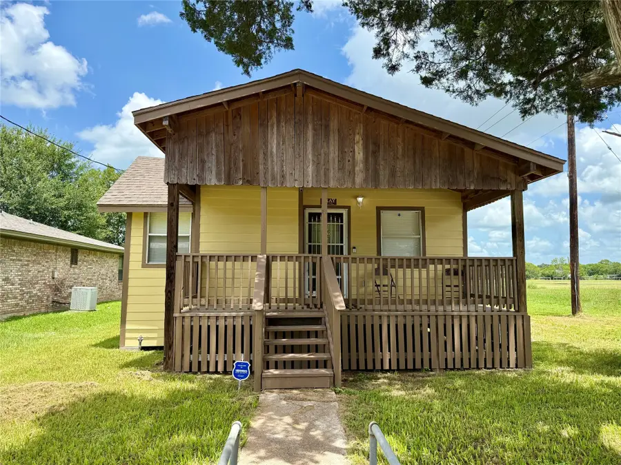 1002 W 2nd Street, El Campo, TX 77437 - Image #2