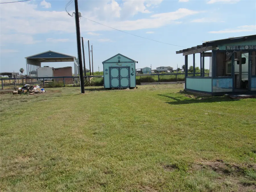 185 Curlew Street, Sargent, TX 77414 - Image #3