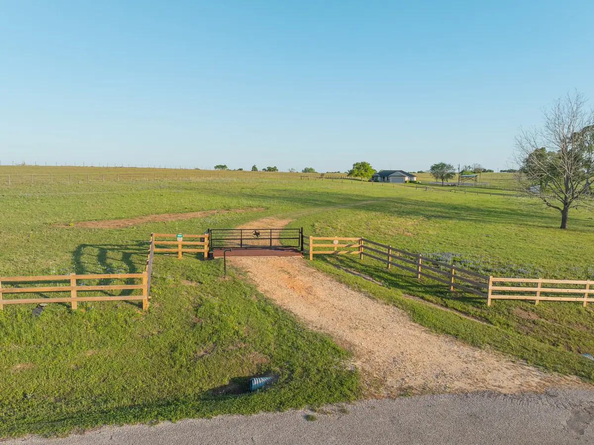 11950 Whitman Rd, Brenham, TX 77833 - Image #1