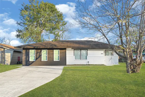 5827 Heron Drive, Houston, TX 77033